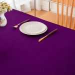 Nappe en polyester violet de 90 po x 156 po – Image 2