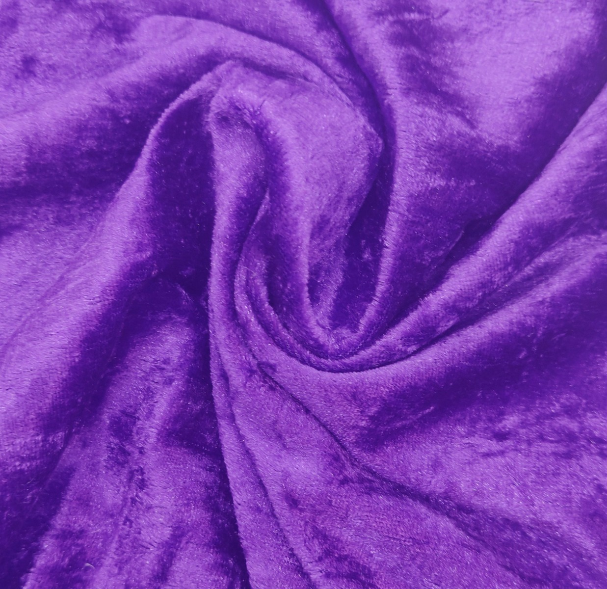 violet_1_13.jpg Demi-taille Chiavari Chair Caps Violet – Image 1